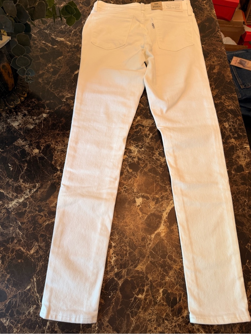 Levi’s Women’s White Straight Leg Jeans W26 L30 Size 2 Medium NWT Water - Picture 5 of 5